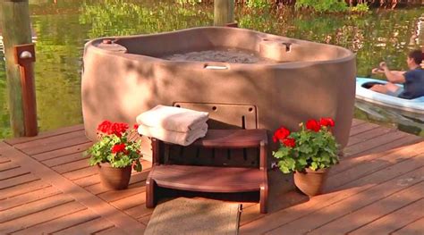 This Intimate 2-Person Hot Tub Saves Tons Of Space On Your Patio or Deck