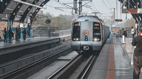 Viral Video Of Couple Kissing In Delhi Metro Divides Twitter Trending