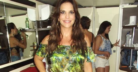 G Ivete Sangalo Agita Foli Es Na Sua Participa O No Bloco Coco