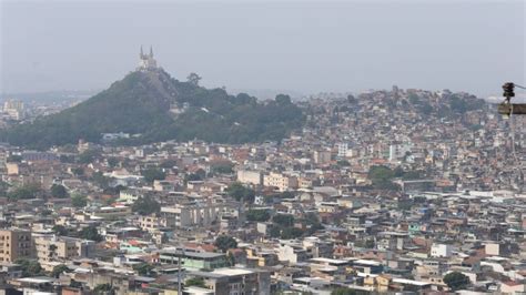 Tiros E Explosões Levam Pânico A Moradores Do Complexo Da Penha