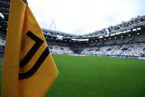 Juventus Nuovo Sponsor Ufficiale Laccordo Con Azimut