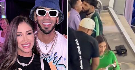 Video Of Anuel Aas Girlfriend Paying The Bill In The Caribbean Series