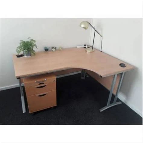 Brown Wooden Corner Office Table at Rs 15000 in Chennai | ID: 20860919473