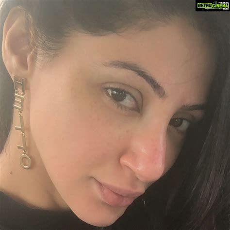 Reyhna Malhotra Instagram Magic Naked Truth Gethu Cinema