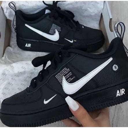 Tenis Air Force Nike Esportivo Lv Feminino E Masculino Preto E Branco