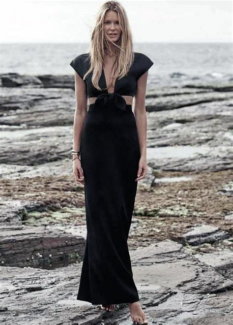 Elle Macpherson Nude And Lesbian Sex Scenes Scandal Planet