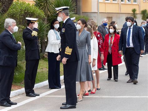 Fotos Los Reyes Y Sus Hijas Presiden La Ceremonia De Puesta A Flote