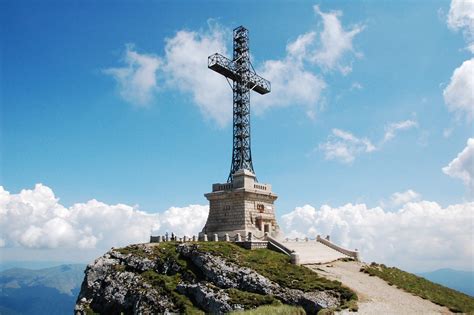 Septembrie Crucea Eroilor Neamului De Pe Caraiman Inaugurata De