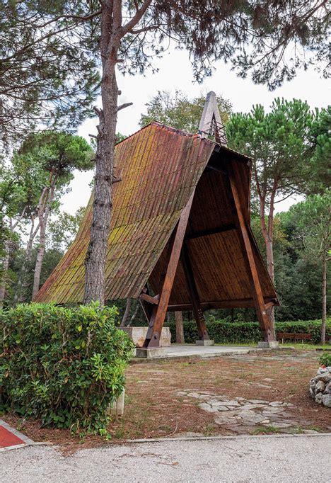 Studio Galantini Rebuilds Wooden Frame Of Small Italian Chapel Timber