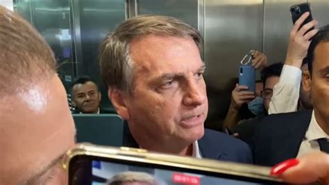 Bolsonaro Visita Filho No Congresso E Responde A Jornalistas