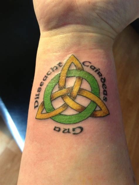 29 Awesome Celtic Knot Wrist Tattoos