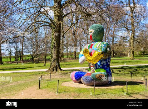 Buddha Skulptur Von Niki De Saint Phalle Stellte Auf Der Yorkshire