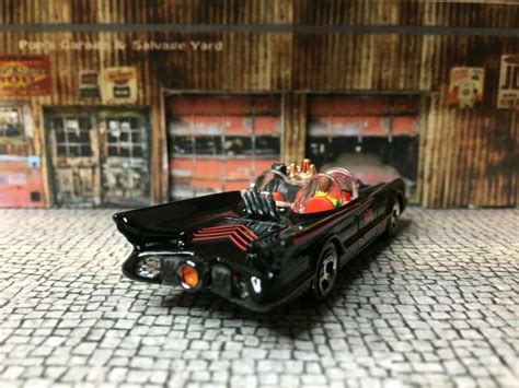 Hot Wheels Batmobile Scale Batman Robin Corgi Repro Figures Ebay Hot Wheels