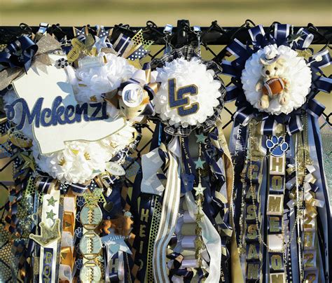 Texas Homecoming Mum Season Is Here What To Know About The Tradition