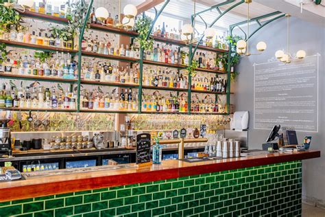 11 Best Gin Bars In Brisbane To Join The Gin Revolution Man Of Many