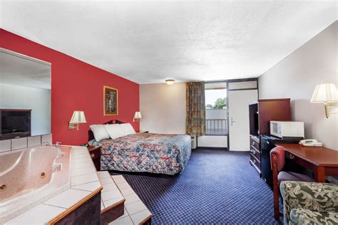 Days Inn by Wyndham Martin | Martin, TN Hotels