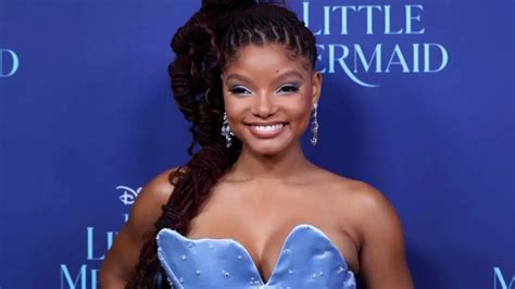 Halle Bailey Actriz De La Sirenita Revela Que Se Convirti En Madre