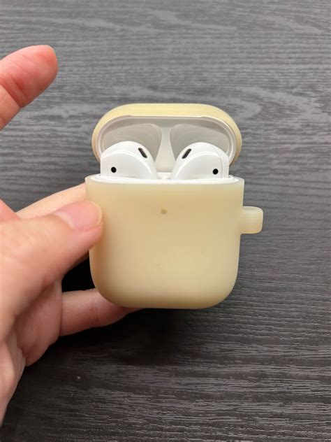 Apple Airpods 1st Gen With Charging Case One Side Has Defect Audio