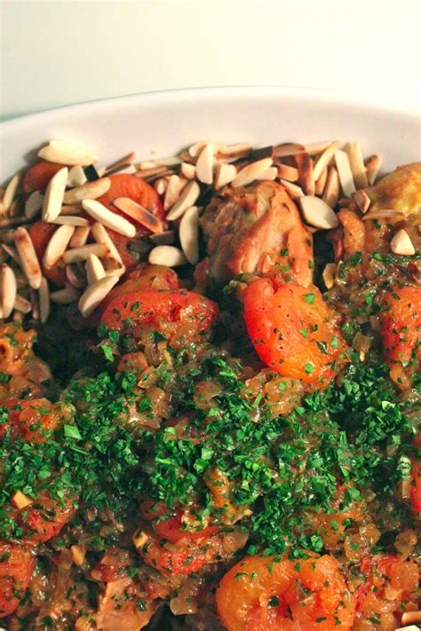 Carey On Lovely: Chicken Tagine with Apricots