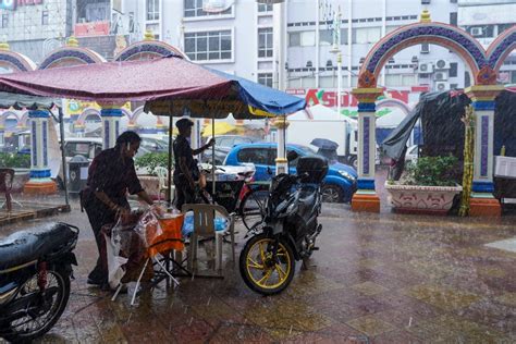 Amaran Hujan Lebat Ribut Petir Hampir Di Seluruh Negara Petang Ini