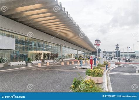 Terminal 3 of Rome Airport (FCO Editorial Photo - Image of road, town ...