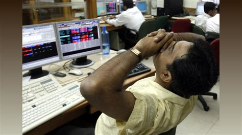 Sensex Nifty Decline Fpi Selling It Stocks Weigh On Markets Rediff