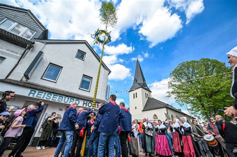 Maibaum 2024 HVV lädt zur Aufstellung in Neukirchen Vluyn