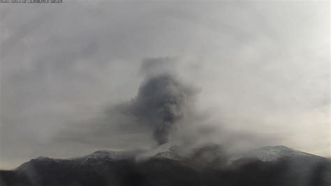 Hay más actividad de fluidos en el volcán Nevado del Ruiz aumenta la