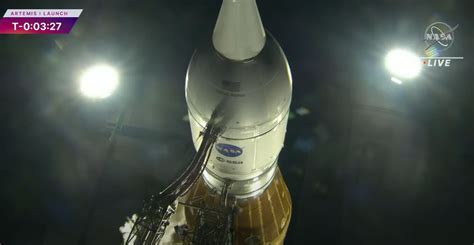 НАСА лансираше мегаракета кон Месечината