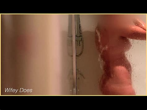 Atrapa A Esta Esposa Caliente En La Ducha Xvideos