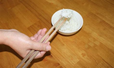 The Way To Use Chopsticks In Vietnam