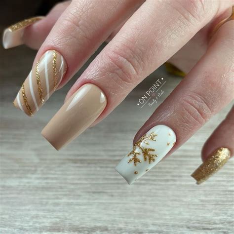 Diseño De Uñas Color Nude Con Oro IDEAS E IMÁGENES