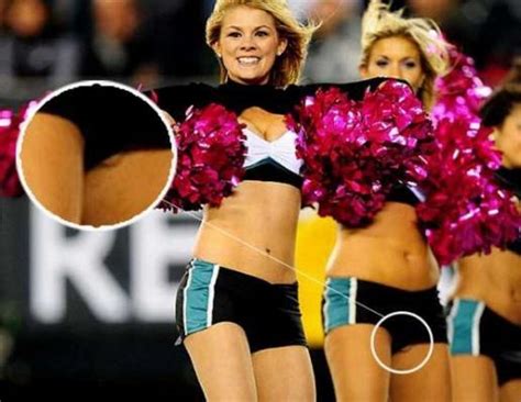 30 Of The Best Cheerleader Fails Cheerleaders Oops Cheerleading