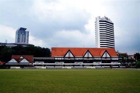 Dataran Merdeka has Malayan flag hoisted proud on August 31, 1957 ...