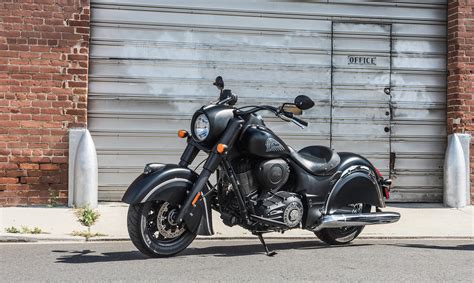 Review of Indian Chief Dark Horse 2017: pictures, live photos ...