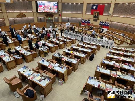 新北議會藍黨團動員表決通過變更議程 市政總質詢提前至本周四 政治快訊 要聞 Nownews今日新聞