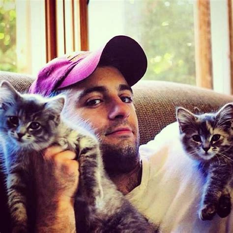 Hot Dudes With Kittens Instagram Is What You Need Right Meow Bored Panda