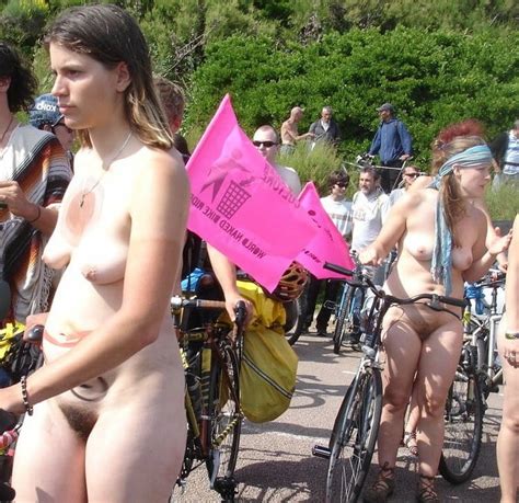 World Naked Bike Ride Part Nerdy Girl Others Porno Bilder Sex Fotos Xxx Bilder