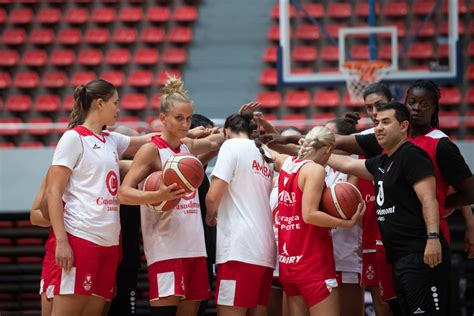 Fotos del primer entrenamiento del Casademont Zaragoza femenino Imágenes