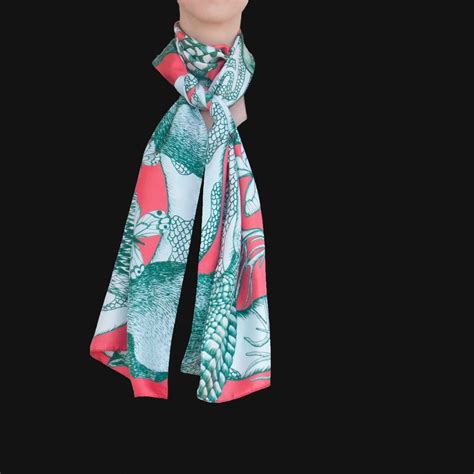 Long Foulard En Twill De Soie Avec Dessin D Animaux Vert Tendre Rose