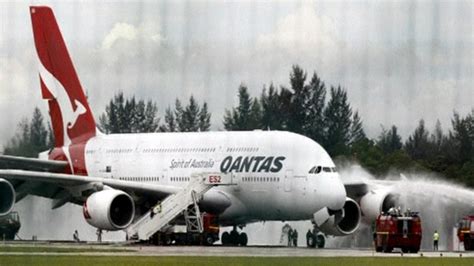 Qantas A380 Flight Makes Emergency Landing