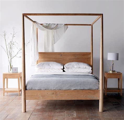 √ Queen Size Four Post Bed Frame