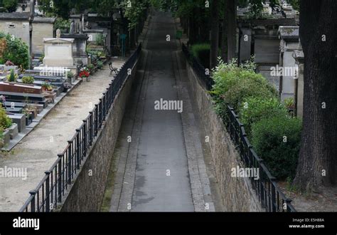 Cementerio De Montmartre Fotograf As E Im Genes De Alta Resoluci N Alamy