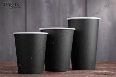 Черный одноразовый бумажный стаканчик