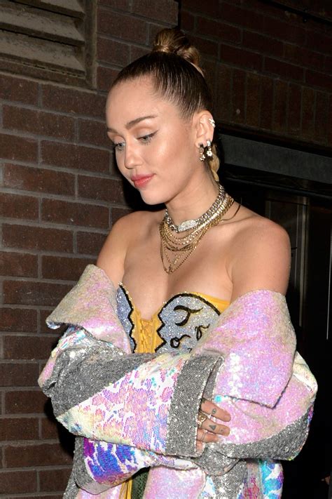 Miley Cyrus Sexy On Stage Hot Celebs Home