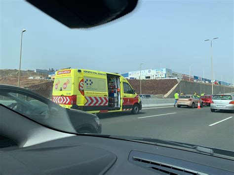 FOTOS Un Accidente Entre Tres Coches Colapsa La GC 1