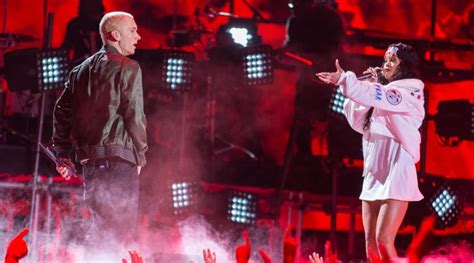 Eminem's Marketing Team Clarifies That A New Rihanna Collaboration Isn ...