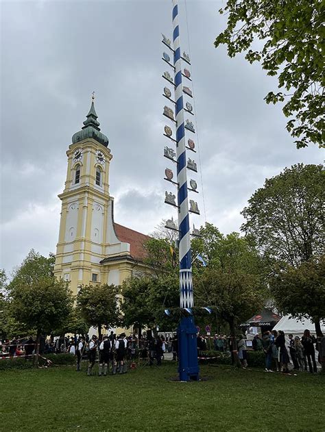 Maibaum Aufstellen In M Nchen Perlach Aufstellung Am