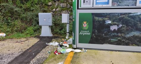 Iowebbo Arpino Mini Isole Ecologiche Rifiuti Fuori E Dentro