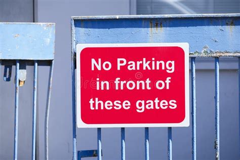 No Parking In Front Of Gate Hr Access Required Sign Stock Image